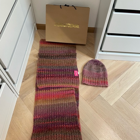NWOT Zadig & Voltaire Vibrant Knit Beanie and Scarf Set Made In Italy - Picture 5 of 8